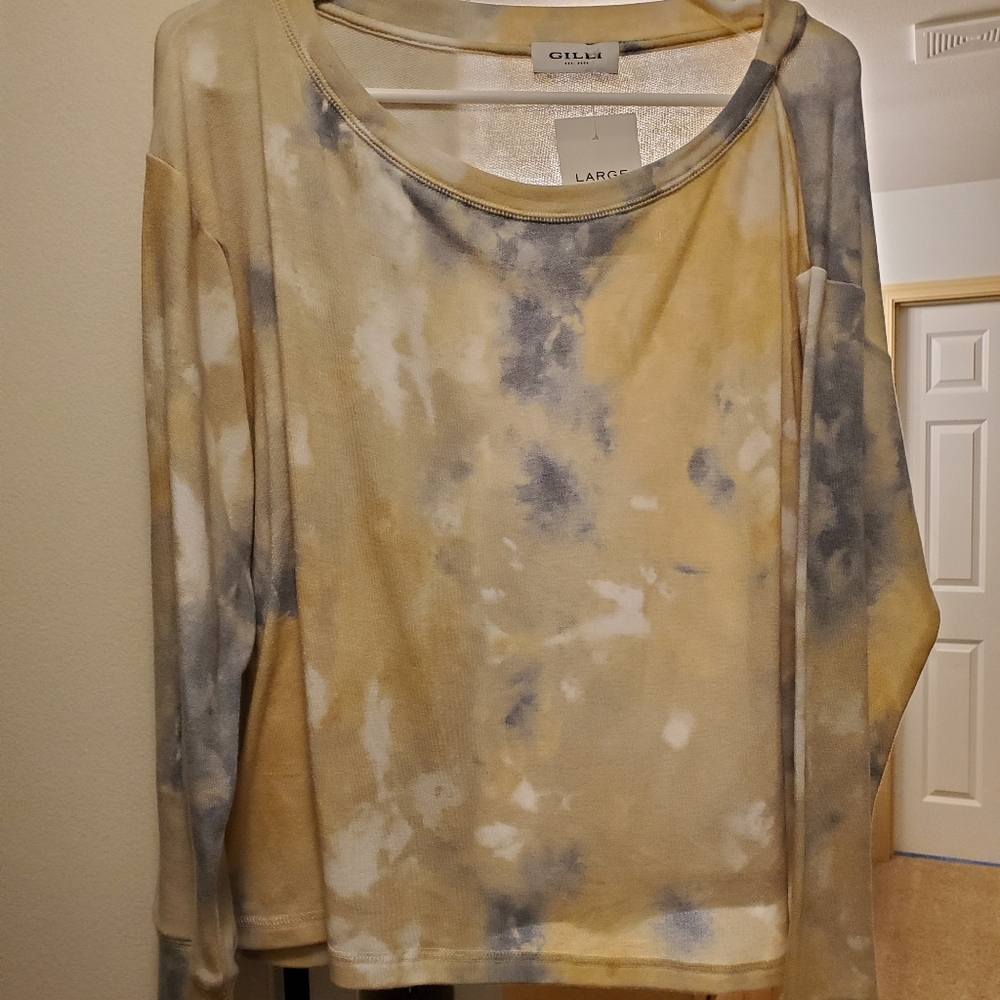 Lightweight pullover sweater